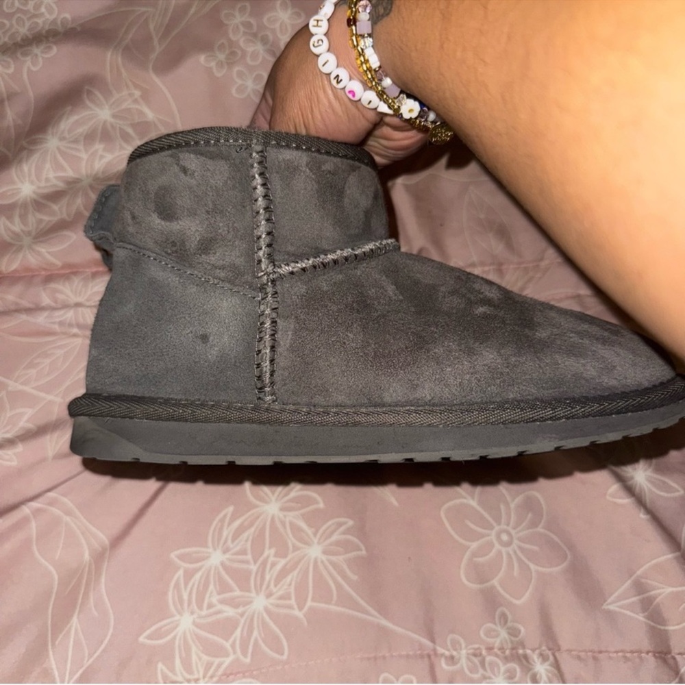 The EMU Australia Stinger Micro Women's Size 6 Suede Sheepskin Gray Boot - Picture 6 of 8